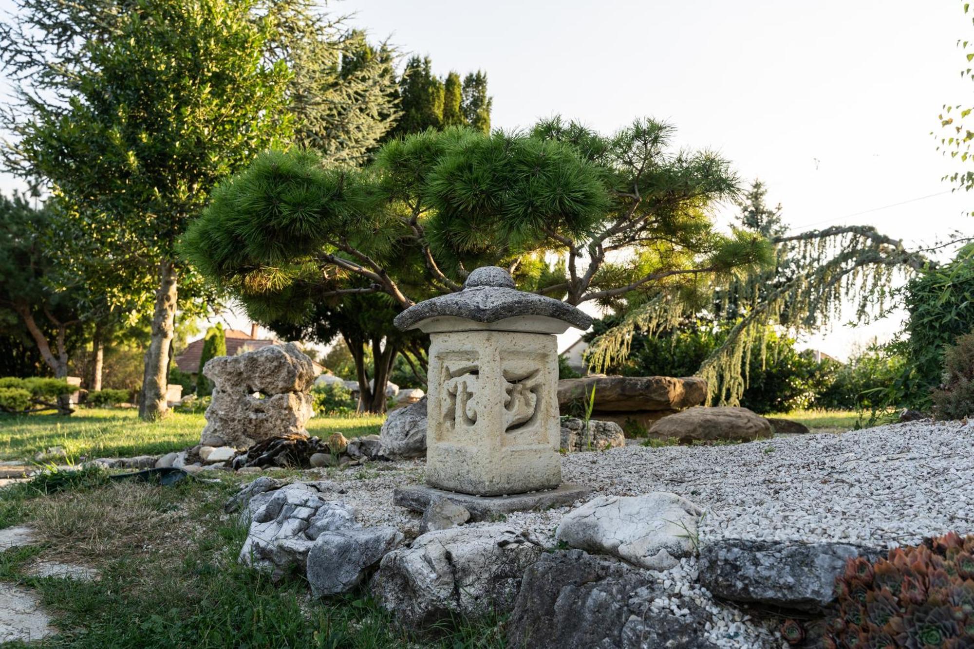 Villa Garden Залаэгерсег Экстерьер фото